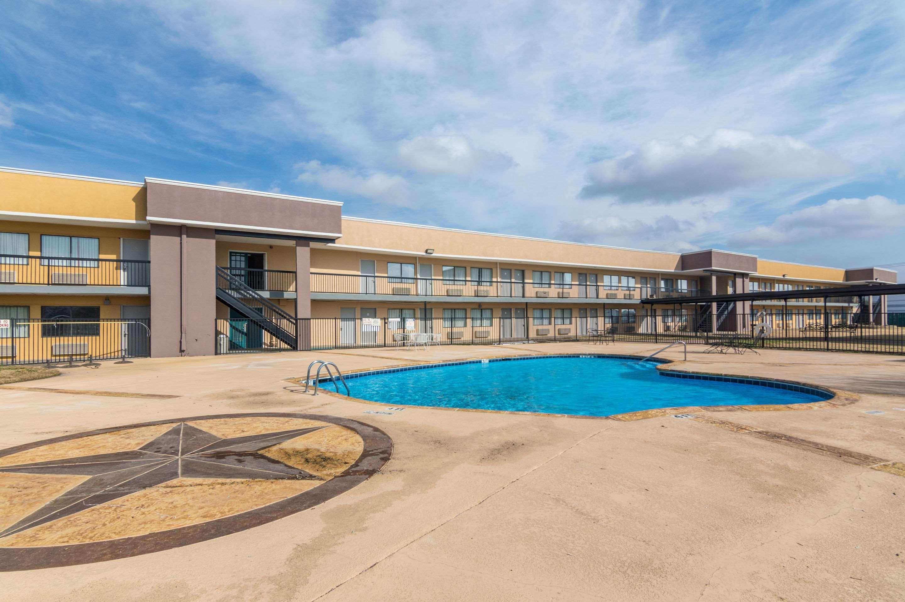 Rodeway Inn Arlington Exterior foto